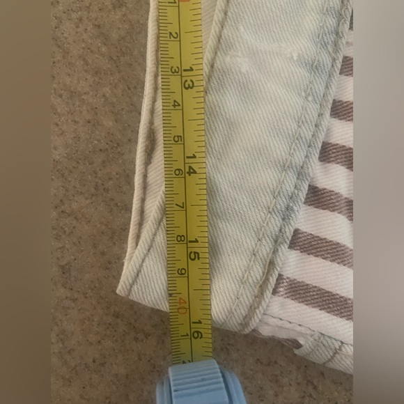 Women’s Denim Red & White Embroidered Jean Shorts Size 9 Perfect for 4th of July - Picture 14 of 16